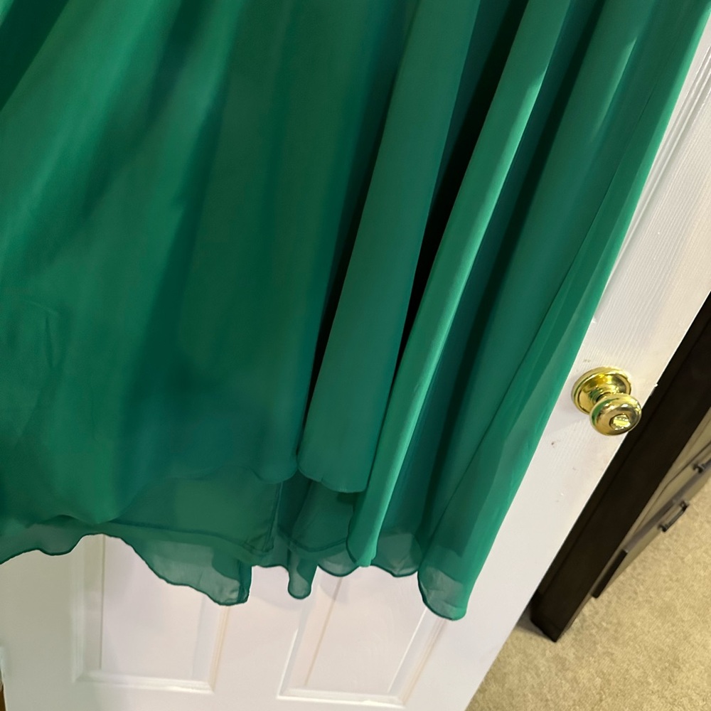 Beautiful Dress - Picture 3 of 6